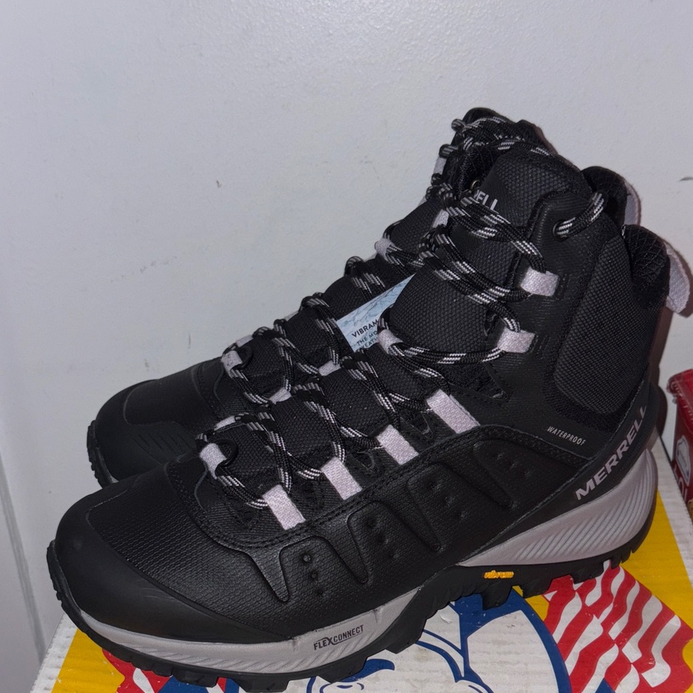 Merrell Women’s Black and Gray boots size 8